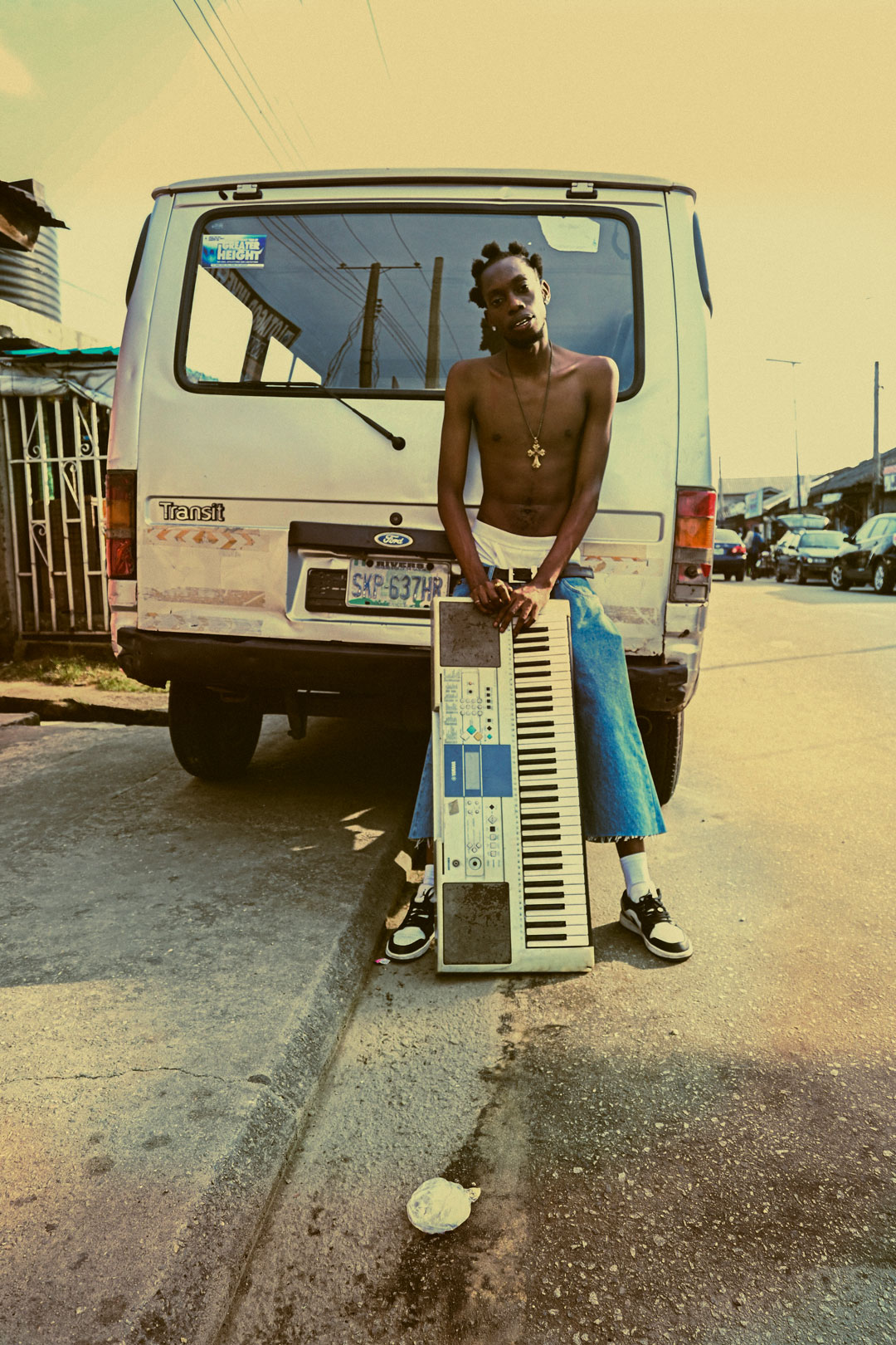 Sknny Serves Up a Delightful New Three-Song Single Pack