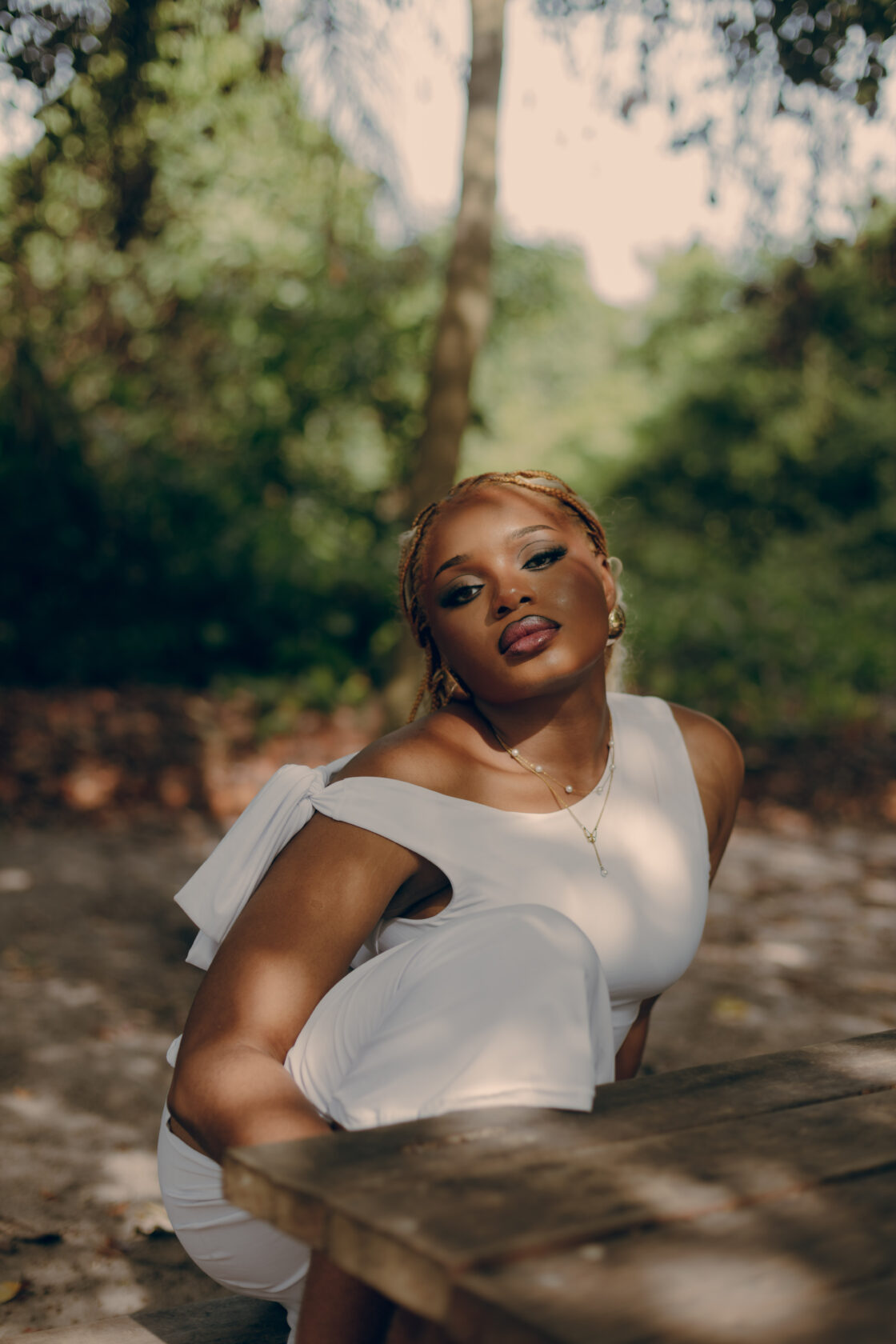 Miji – Discovering What’s Behind the Covers
